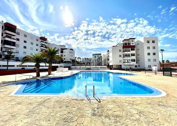 Apartamento Urb. Palmeras Del Sur Con Piscina